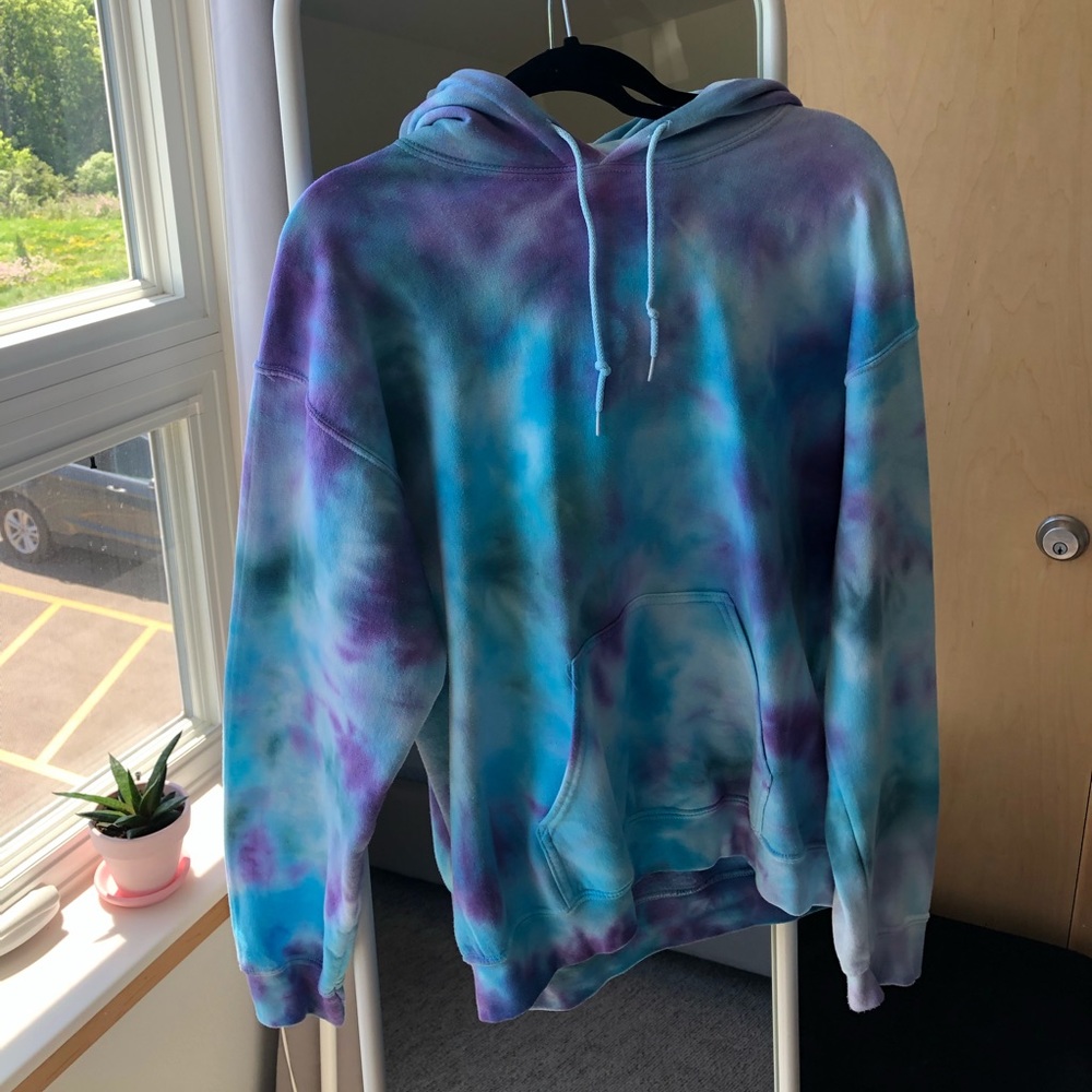 UO silence + noise Hand Tie Dyed Hoodie
